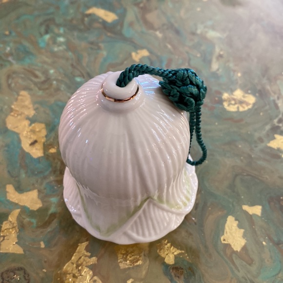 Belleek fine porcelain bell SALE - Picture 2 of 6
